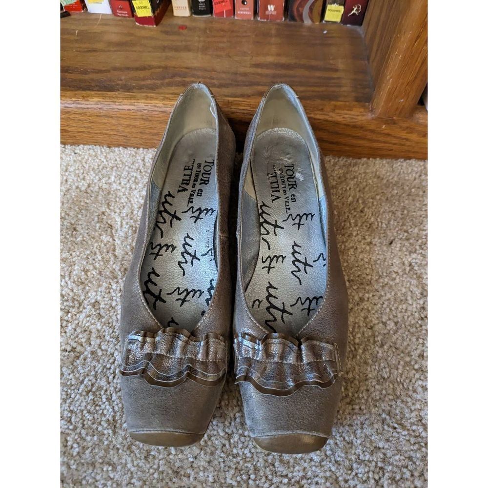 Un tour en ville silvery taupe women's leather flat sz 40 euc